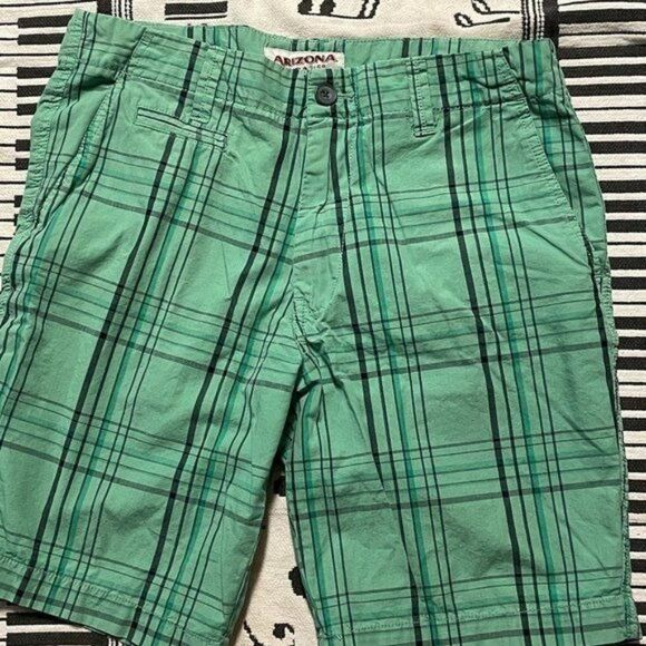 Arizona Shorts size 32 Green plaid , 10” inseam - Picture 1 of 12